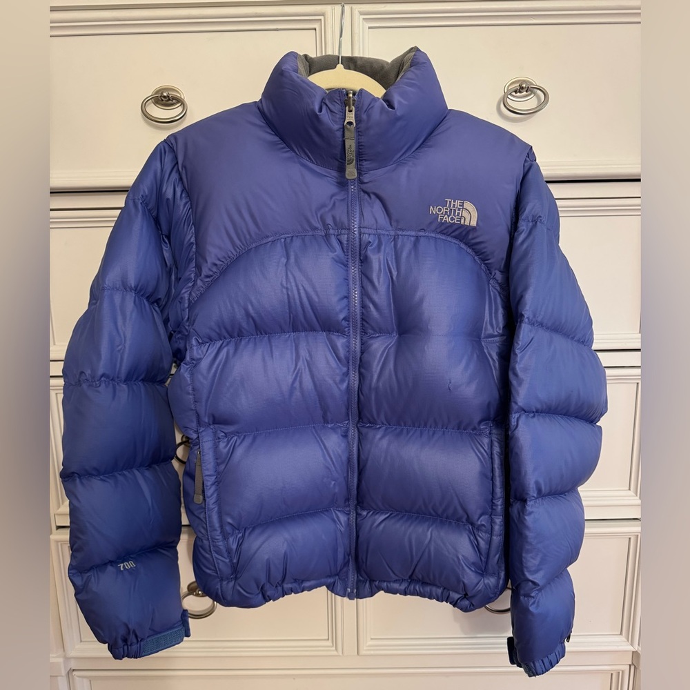The North face puffer jacket, women’s medium, retro 1990s/2000s Nuptse jacket!